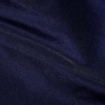 薄手メモリータフタ(ネイビー)表面感><br clear=