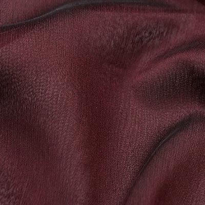 薄手シアーシャンブレー（エンジ）中距離