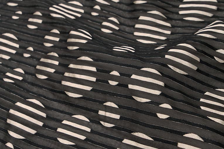 シアーコインドット薄手ジャカード（ブラック）