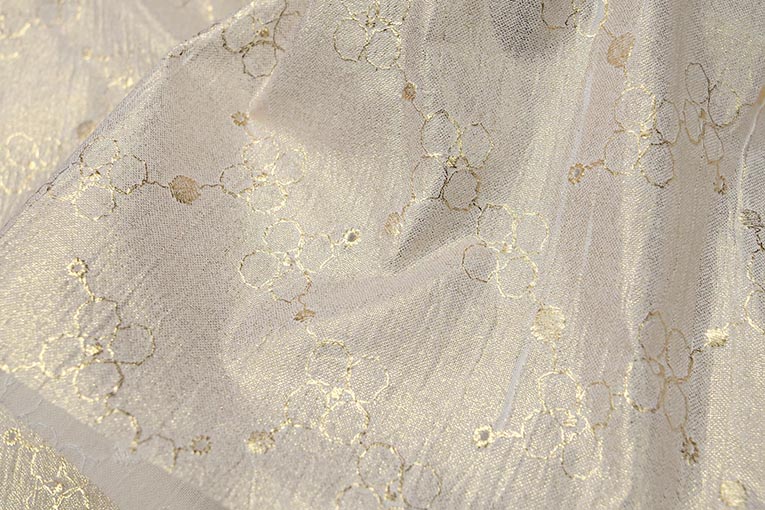 C．ボイル刺繍メタリック箔（ゴールド）