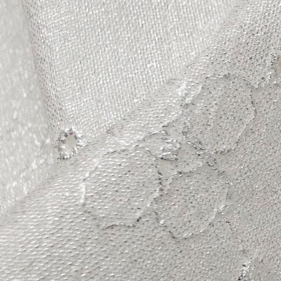 C．ボイル刺繍メタリック箔（シルバー）表面感><br clear=
