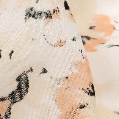 シフォン花柄プリント（オレンジ）表面感><br clear=