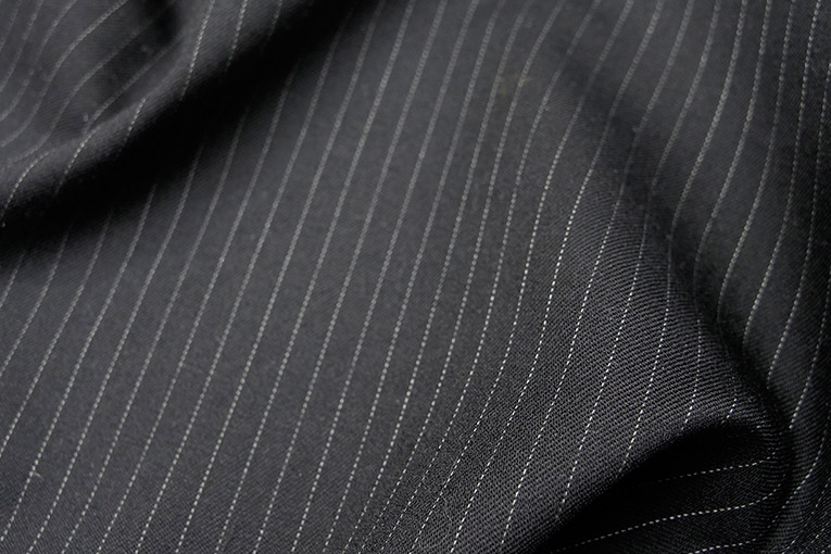ウールピンストライプストレッチ（ブラック）