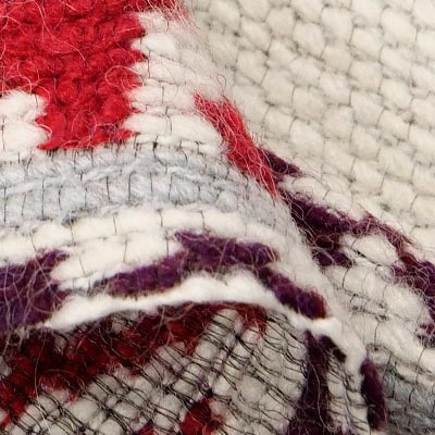 ソフトウールボーダージャカード（オフホワイト）表面感><br clear=