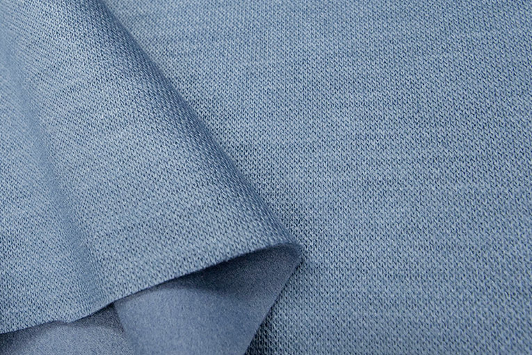 裏起毛厚手ウールニット（ライトブルー）