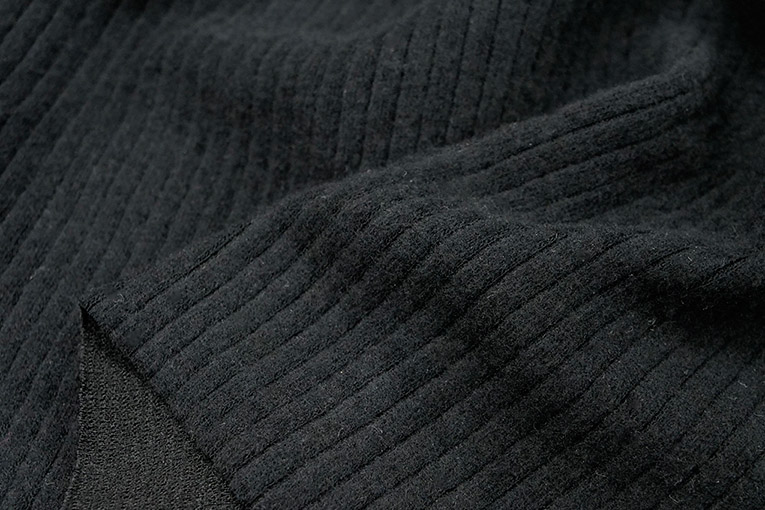 ストライプジャカードウールニット（ブラック）